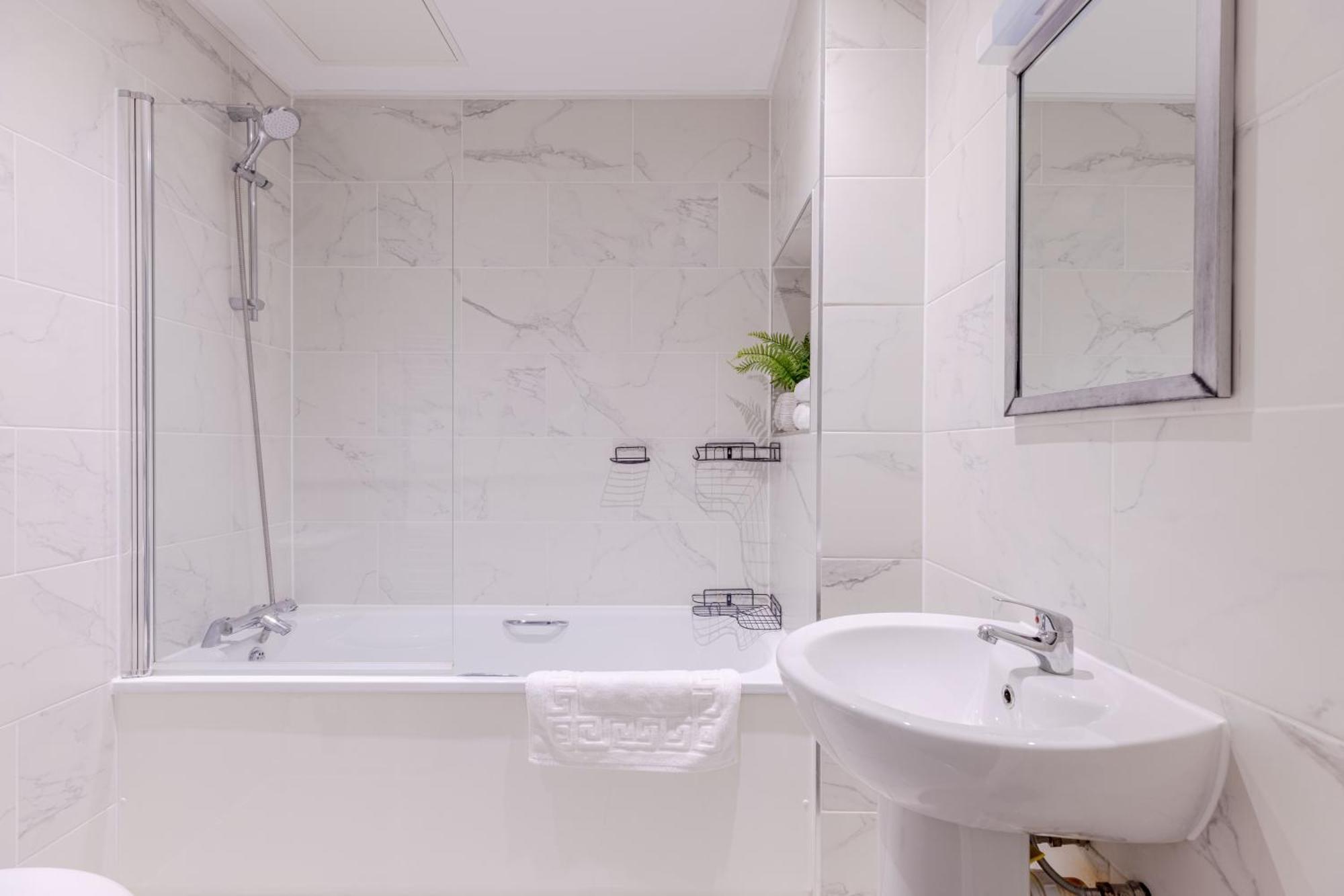 Boutique Vertigo Apartment Central Kingston/London Kingston upon Thames  Dış mekan fotoğraf